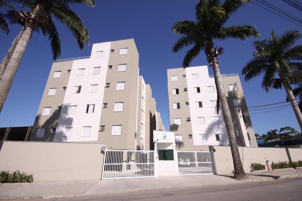 Apartamento Ubatuba - Ar Condicionado, Estacionamento, Elevador, Portaria 24H - Wifi Gratis! - Jardim Das Palmeiras Экстерьер фото